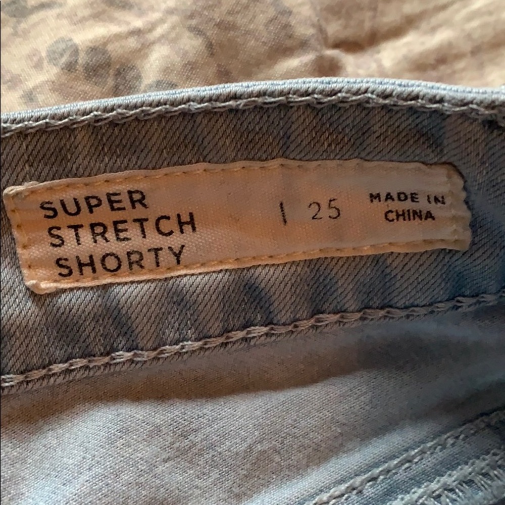 Shorts - Picture 3 of 3